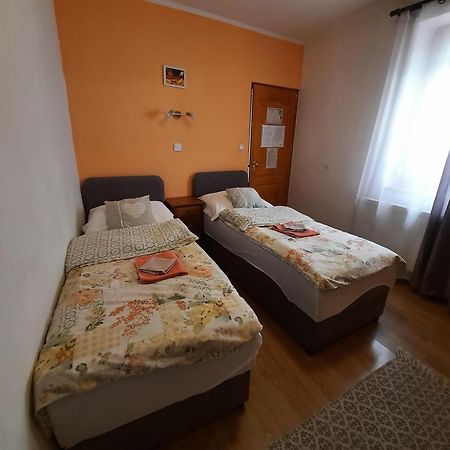 Hotel Kis Rigo Vendeghaz Salgótarján Exteriér fotografie
